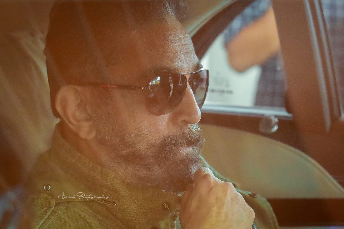 iamrexjoe's tweet photo. #KamalHaasan𓃵 landed at kerala for pre release #Event of #Vikram at lulu mall, 4.30PM today. 
#PressMeet
#VikramHitlist #VikramInAction #VikramAudioLaunch #VikramFromJune3 https://t.co/4CBuAdinFP