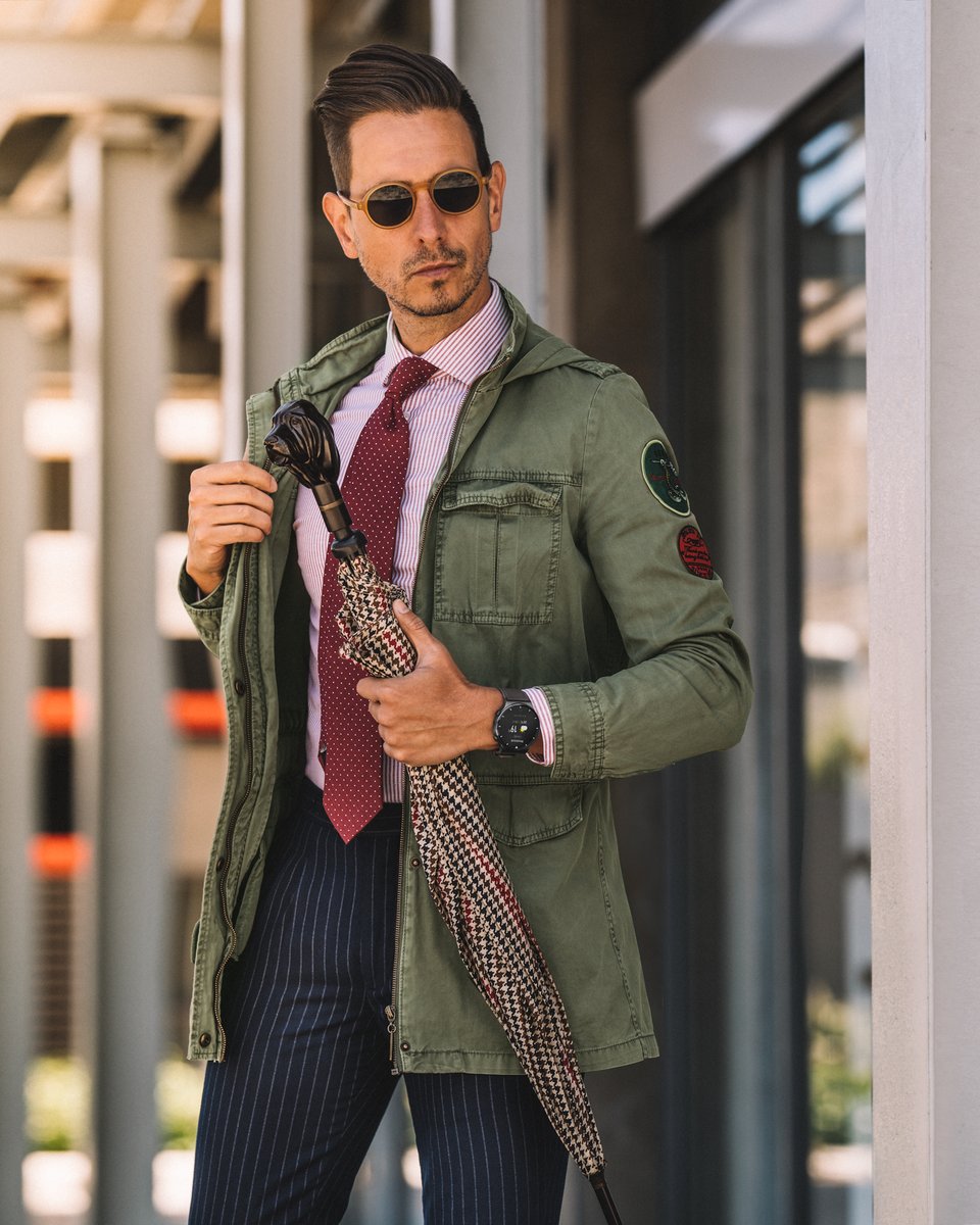 whatmybfwore's tweet photo. There’s an unspoken rule when it comes to getting dressed, and that is you should keep your formality consistent. But as with any rule, it can be bent. 👌😎 Why you should try high-low: https://t.co/bgGBDtlzHw https://t.co/jpDIvYKjzE