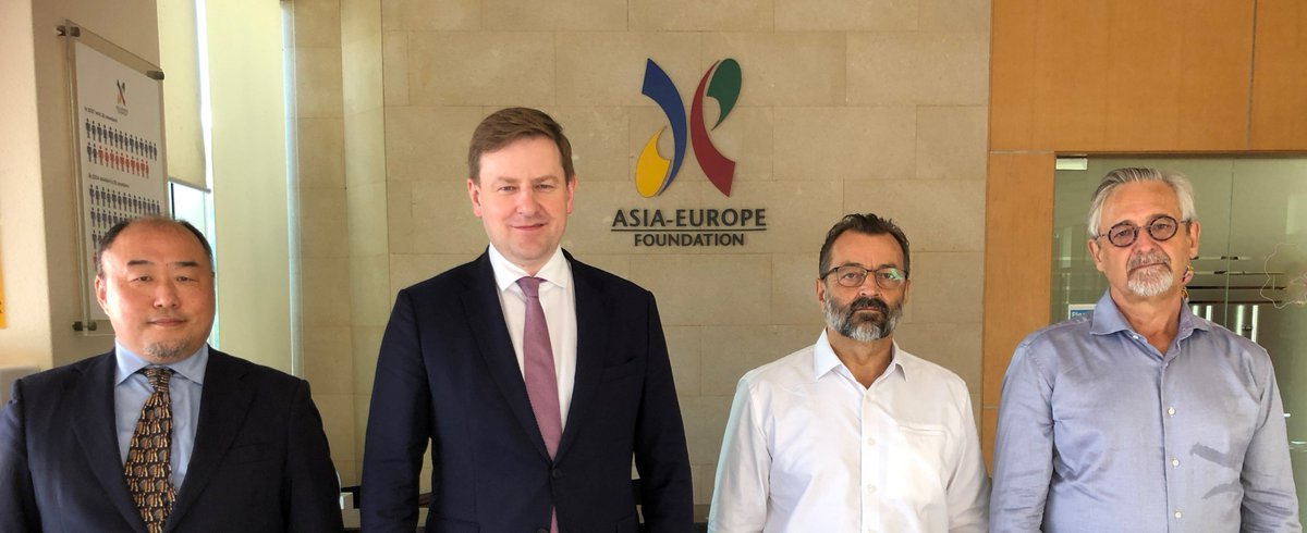 #ASEF is grateful to receive Mr. Michal Pavuk, Political Director @SlovakiaMFA, and Amb Jaroslav Chlebo, Slovak Republic to Indonesia, during their visit to Singapore. They held fruitful discussions with Amb Toru Morikawa and Amb Leon Faber on current & future cooperation. https://t.co/6lI2HMzmtq