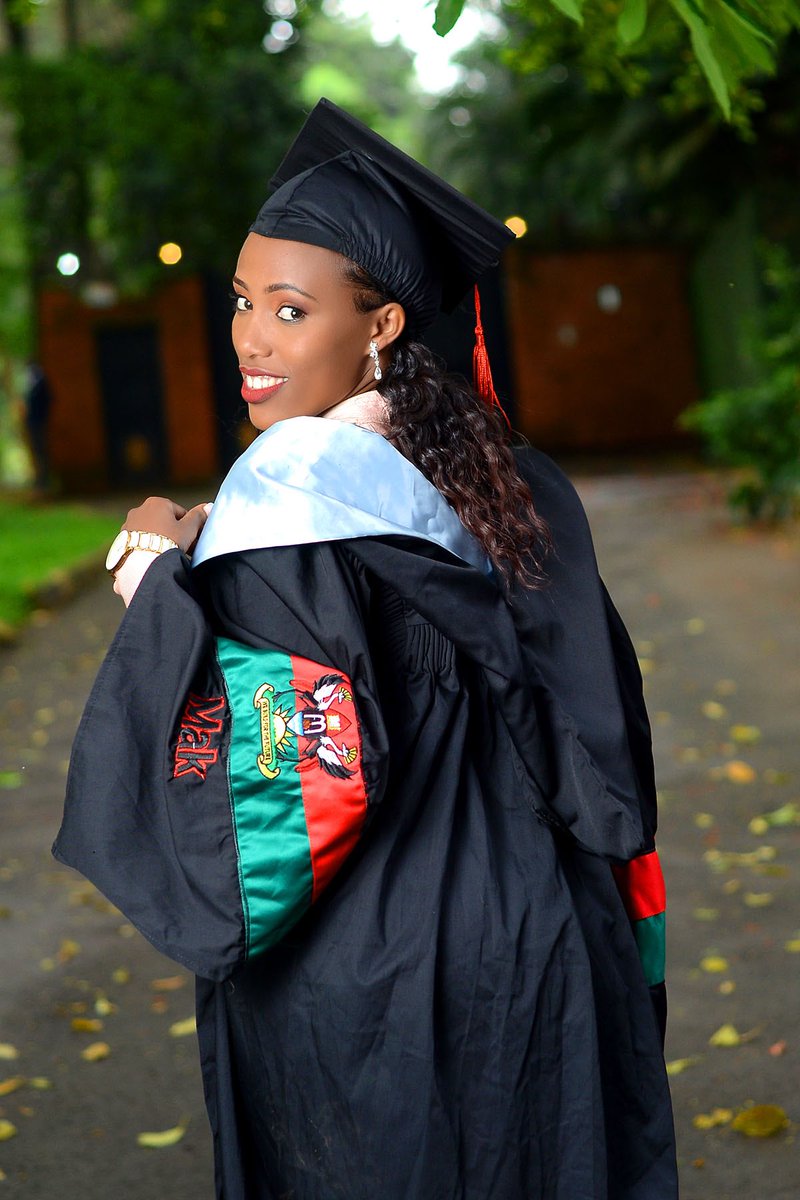 Babatunde_911's tweet photo. Guys I MADE it!
Mama I MADE it!! 👩‍🎓❤️ https://t.co/tU34cV4jOU
