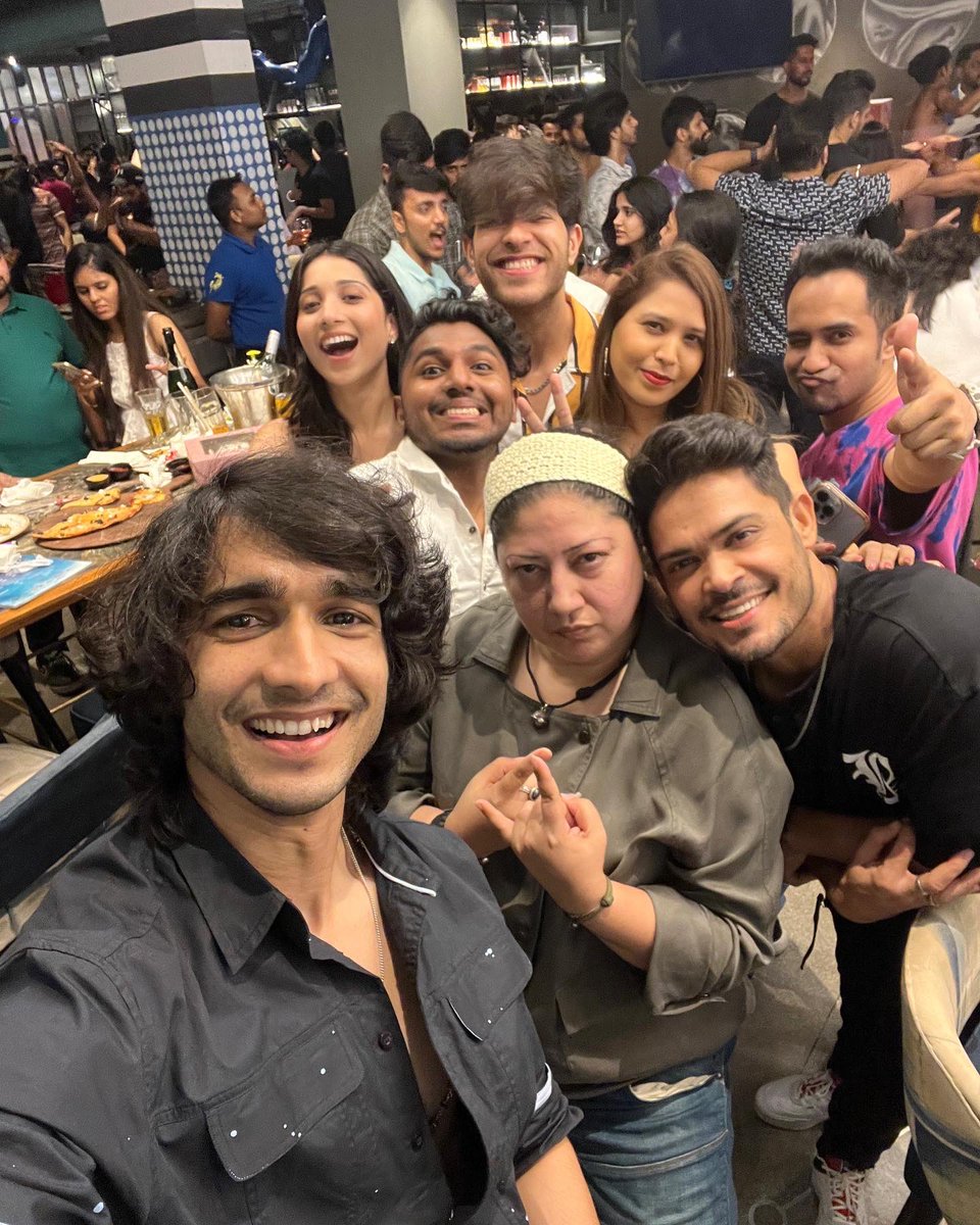 shantanum07's tweet photo. Family isn’t always blood. Its the people you want in your life. The ones who
accept you for who you are.
The ones who would do
anything to see you smile, and who love You no matter what… https://t.co/gc4QSGXHq5