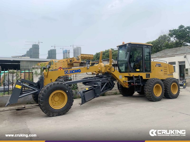 Crukingcn's tweet photo. #CrukingProducts — Motor Grader(#XCMG Brand)🚜
- Model: GR165
- Engine: CUMMINS 6BTA5.9
- Rated power: 125kW/2200rpm
- Max. lift above ground: 450mm
- Operation weight: 15000kg
👉More about #GR165, contact #CRUKING🔥 #Grader #ConstructionMachinery #RoadConstruction #MotorGrader https://t.co/hntaAfzCg1