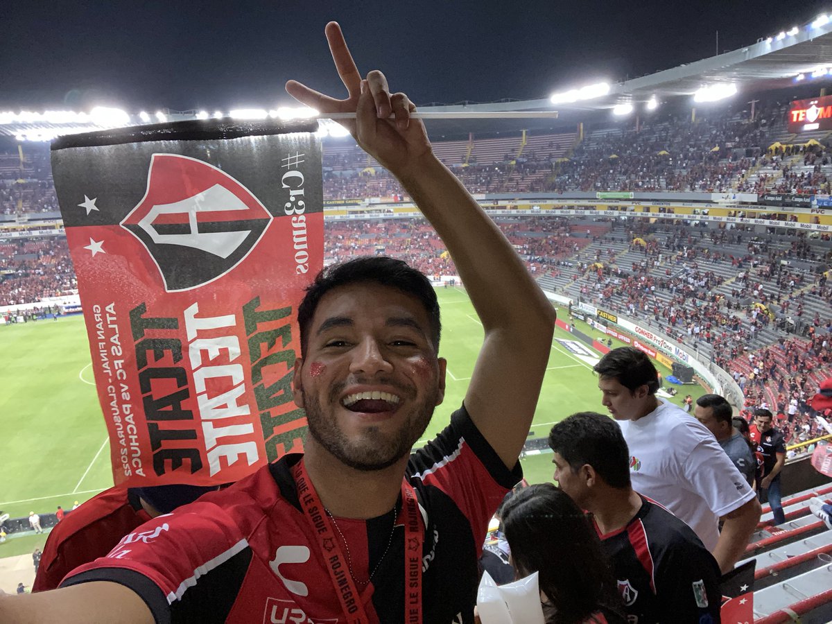 varmont's tweet photo. @AtlasFC Venga Atlas!!! ❤️🖤 https://t.co/0oqcpthxSC