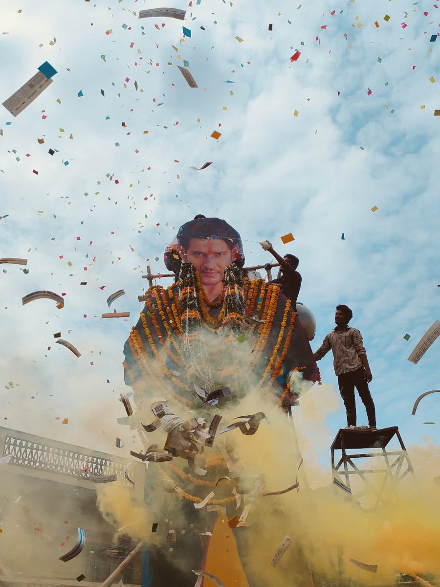 Parotaaah's tweet photo. Flop talk ani morigina kukkalathone movie hit ra ane la chesav @urstrulyMahesh Anna 🙏💥
#SSMBRecoveredBoxOffice https://t.co/LP6rnOY8c8