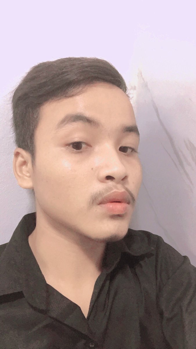 BlTop69's tweet photo. មុខប៉ុណ្ណឹងអីបើបងសុំមួយយប់ 4/5ដងអីព្រមឱ្យបងអត់😣🥺😳     ខំមិនមកបើបាន😁😂🤣 https://t.co/XZTpeJwTle