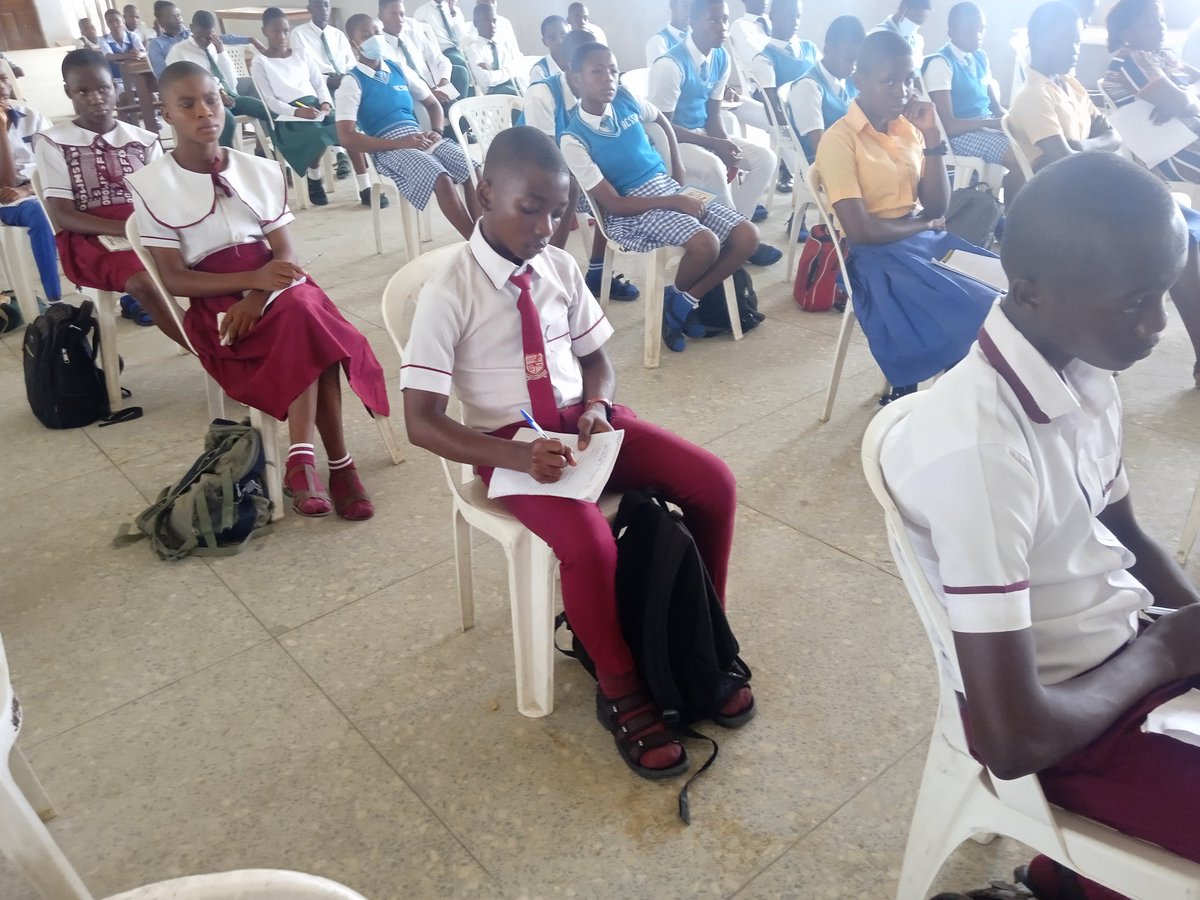 Pigdgreen's tweet image. Climate Change Quiz Competition Amongst Secondary School, Akwa Ibom State edition was fun, educative and very competitive. Special thanks to the Permanent Secretary Akwa Ibom State Ministry of Education for gracing the event.
