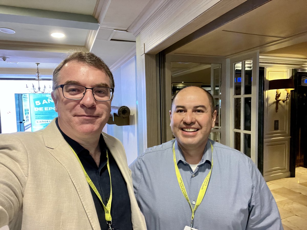 jturnesv's tweet photo. ¿Estas familiarizado con el concepto: #desvirtualizar? Conocer en persona a alguien a quien hasta ese momento solo conocías a través de Twitter.
Pues #AEEH2022 ha sido un filón:
✅ @velardemd, la próxima vez en 🇲🇽 😉
#LiverTwitter https://t.co/PZojOOBffx