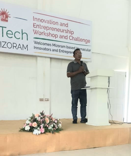 AicSelco's tweet photo. Mr. Chhuanmawia from #Mizoram is a serial innovator with accomplishments such as a rod bending machine, chaff cutter, spindle machine, ladu maker, etc. under his name. Another of his mentionable innovation is a tractor transformed into a JCB. #CatalyseTech
@CMOMizoram https://t.co/8riIjQYiwB