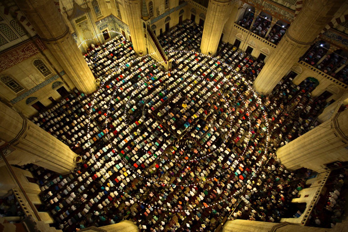 Gm, Gn dear #NFTCommunity, 
I'm so glad to announce that my first exclusive edition drop called "Holy Night" is now on #opensea
📷Editions of 27 
📍Price: 0,034$ETH💎 
❤️ RT/QT Appreciated🥰

Award winning photograph by #NationalGeographic in 2013👇🏻

opensea.io/assets/ethereu…