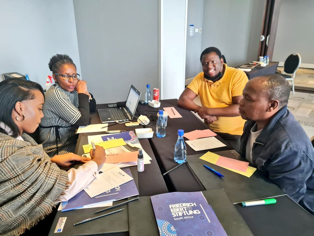 FES_SouthAfrica's tweet photo. The Fort Hare Autumn School rests on many shoulders – yesterday in Gqeberha, together with alumni and representatives of the universities we evaluated it and discussed ideas on how to improve the #FHAS further, ahead of the selection of the next cohort.
#youthparticipation https://t.co/q27O6POPHv