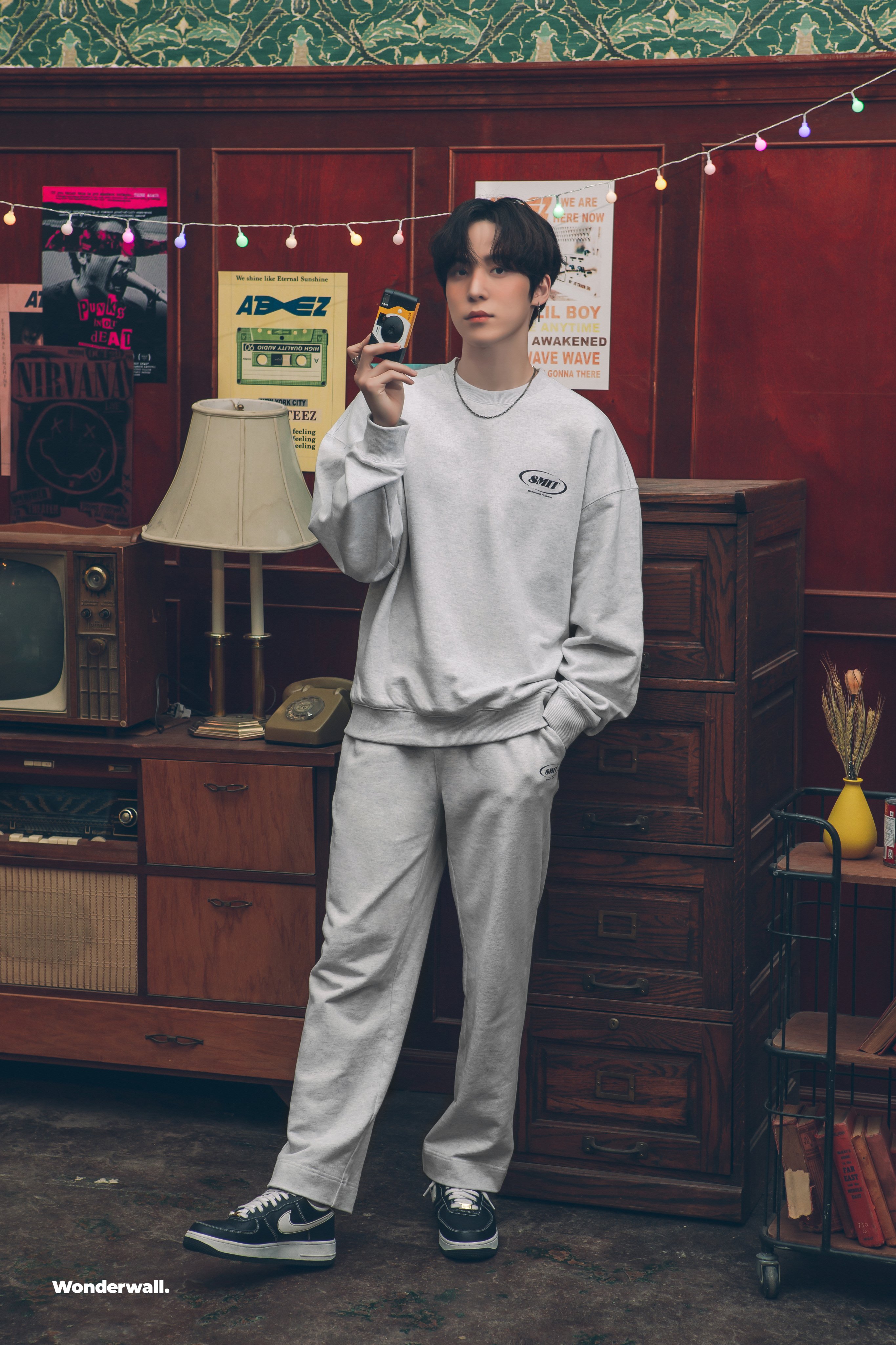 ATEEZ Wonderwall fromm biteez ロングTシャツ