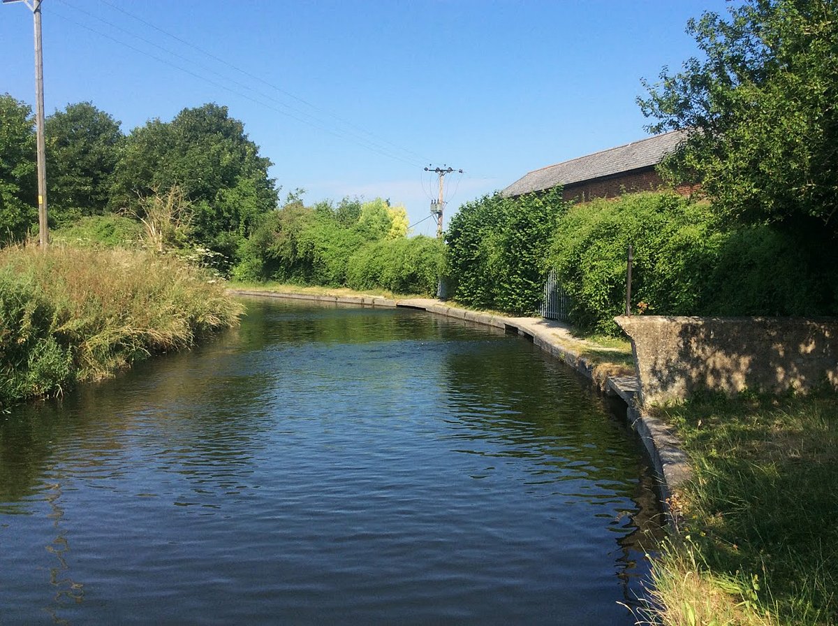 retired_tom's tweet photo. From my archives
2018
#CanalRiverTrust #GrandUnionCanal #WendoverArm #Restorations #StopLock
#Canals & #Waterways can provide #Peace & #calm
for your own #Wellbeing #Lifesbetterbywater https://t.co/7JIr4jg9mV