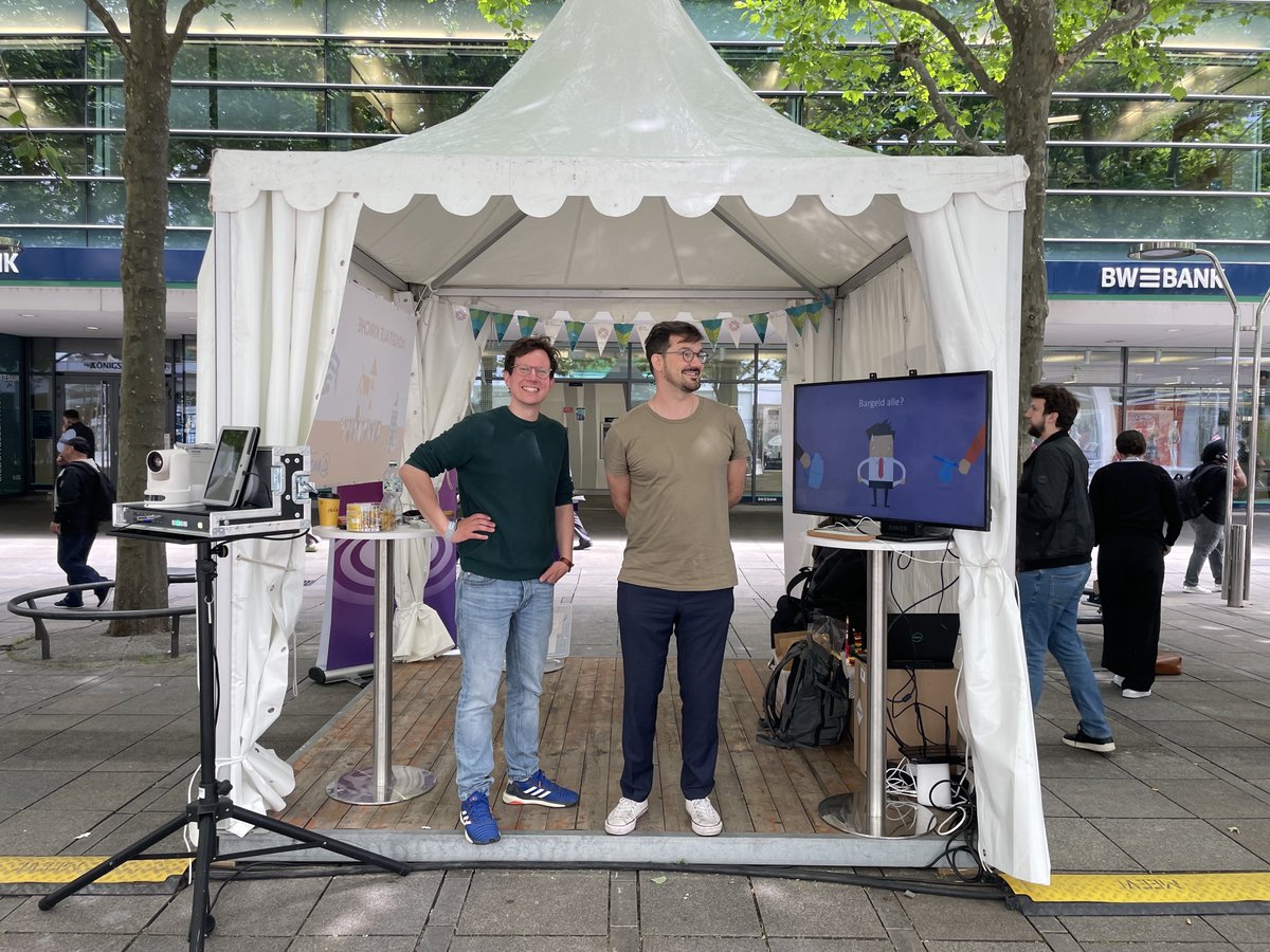 AMOSIT3's tweet photo. Guten Morgen von und zum @katholikentag. Heute wieder mit @godspot_de beim #digitalekirche-Stand, die wissen, wie Kirchen überhaupt freies WLAN rechtssicher und sicher anbieten können. Das ist für viele Gemeinden ein großes Thema. #sorglosinternet #kt22 #Katholikentag https://t.co/dhtrucCrKM