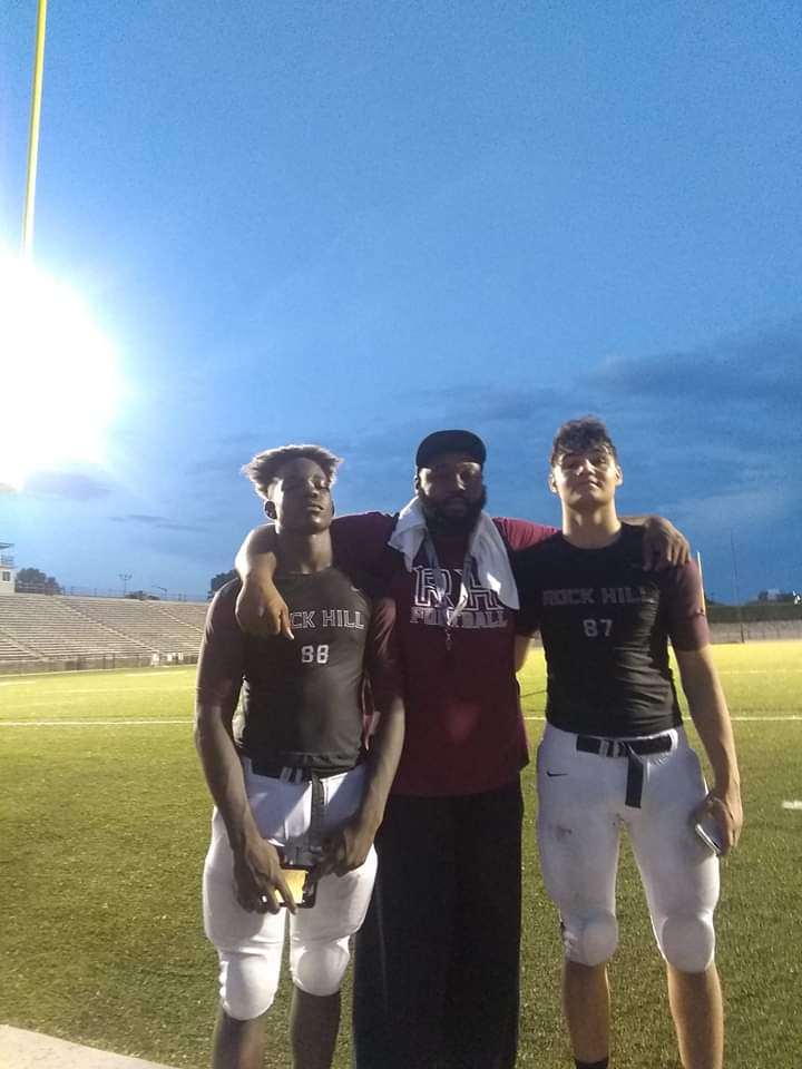 Coach3t's tweet photo. Going to miss my guys!!!    I'm so proud of their journeys!!    Love yall.  Coach T always got your back!!   #Huntsquad.  @bracey_luke @MauriceB55 @waverlybrooks90 @Jamarion04. https://t.co/qH6CWeAodo