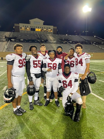 Coach3t's tweet photo. Going to miss my guys!!!    I'm so proud of their journeys!!    Love yall.  Coach T always got your back!!   #Huntsquad.  @bracey_luke @MauriceB55 @waverlybrooks90 @Jamarion04. https://t.co/qH6CWeAodo