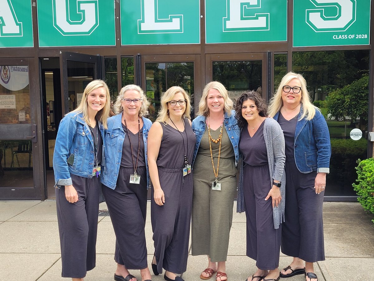 wesDCSD (@wesdcsd) on Twitter photo Even staff likes to twin!! Thx <a href="/OldNavy/">Old Navy</a> <a href="/GapInc/">Gap Inc.</a> for being the official twinning sponsor!!! <a href="/sclark220/">SClark220</a> <a href="/MrsB117/">Debbie Borcherding</a> <a href="/MrsAlexander216/">Sarah Alexander</a> Even staff likes to twin!! Thx <a href="/OldNavy/">Old Navy</a> <a href="/GapInc/">Gap Inc.</a> for being the official twinning sponsor!!! <a href="/sclark220/">SClark220</a> <a href="/MrsB117/">Debbie Borcherding</a> <a href="/MrsAlexander216/">Sarah Alexander</a>