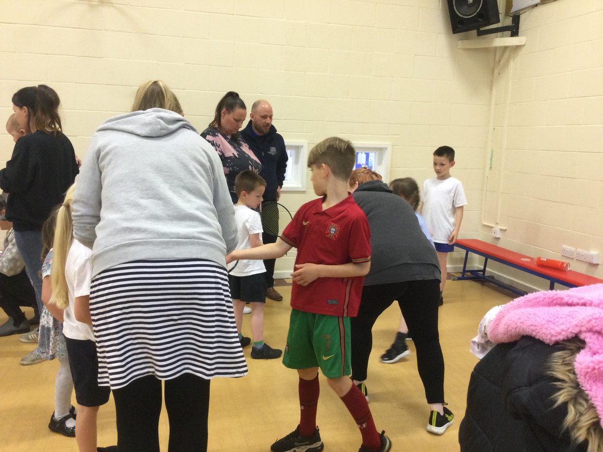 dean_primary's tweet photo. This week, parents were able to join their children in a movement and games workshop. Everyone had a fantastic time completing the different activities. Three Y5 sports leaders did a fantastic job supporting the session @CalderdaleSGO #parentsweek #movement https://t.co/YIWs9A73aQ