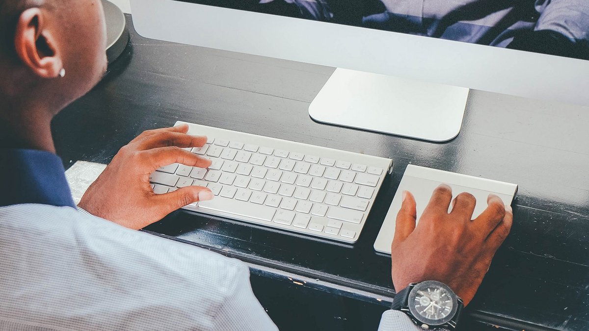 To all grade 11 and 12 <a href="/gecdsbpro/">GECDSB PR</a> and <a href="/WECDSB/">WECDSB</a> students: <a href="/UWindsorENG/">UWindsor Engineering</a> students are offering free virtual tutoring sessions for calculus and vectors, advanced functions, chemistry, and physics classes.

Sign up ➡️ bit.ly/3lLaFPh

#WindsorProud  #STEMeducation  #mentorship