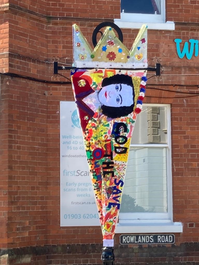 sswcharity's tweet photo. They're up! Our beautiful banners celebrating the Queen's #PlatinumJubilee are now hanging in Rowlands Road. Thanks to all involved including @artfulworthing @WorthingStorm, West End Gallery, Inclusive Arts and @ColonnadeHse
#Worthing #SightSupport @WorthingTCI https://t.co/55yZq5hRKG