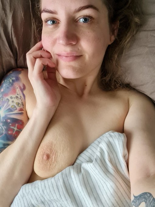 I love getting my lashes+brows done, it makes me look fresh and alert even when I'm not 🙈  Just look<a href="/tag/mvsales"class="tags"><span>#mvsales</span></a>