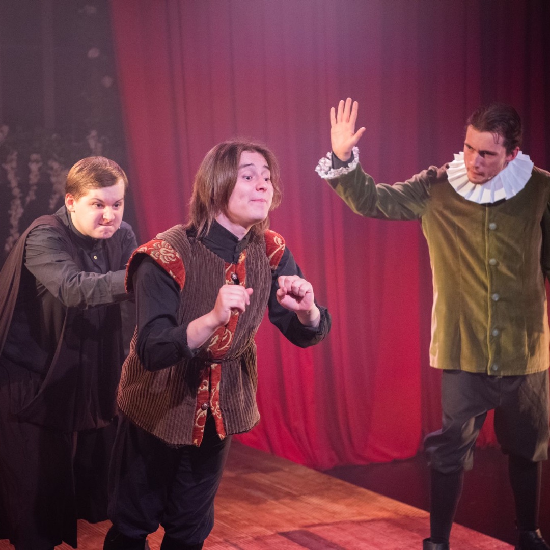 🤩 Enchanting 
😍 Romantic 
🤣 Hilarious

Follow the story of a young #WilliamShakespeare falling in love with the beautiful leading lady, Viola. 💃 Based on #Shakespeare’s most romantic comedy, #RomeoAndJuliet. 

🎟 Get your tickets for tonight's show: ow.ly/lk1m50JiFzy