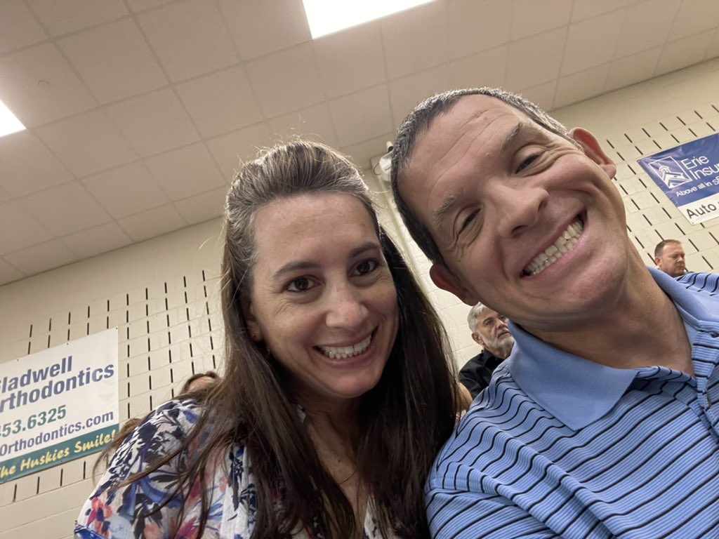 daddyhupp's tweet photo. @HHS_Huskies @HeritageHSPTSA Attending our final Awards ceremony so cherishing every moment before graduation #Classof2022 #almostemptynesters https://t.co/uUWUh5yUve