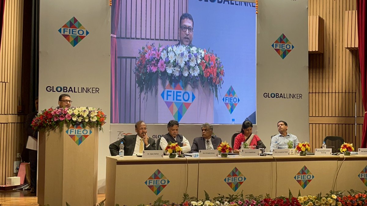 Proud moment as <a href="/GlobalLinker/">GlobalLinker</a> CEO @SameerVakil talks about our efforts to digitise Indian Exporters. Spellbound audience at the launch of the Indian Business Portal – a trade hub for Indian exporters &amp; foreign buyers created by <a href="/FieoHq/">FIEO</a> &amp; <a href="/GlobalLinker/">GlobalLinker</a>.