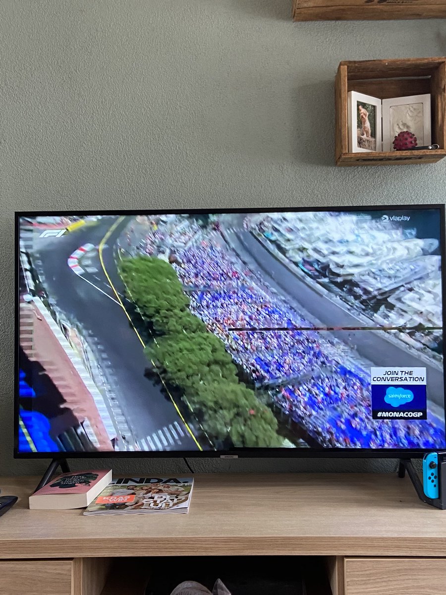 Bohhh het ligt volgens  #viaplay #ziggo vooral niet aan hun maar aan mijn tv #kassa #kansloos #servicevanlekmichdezök