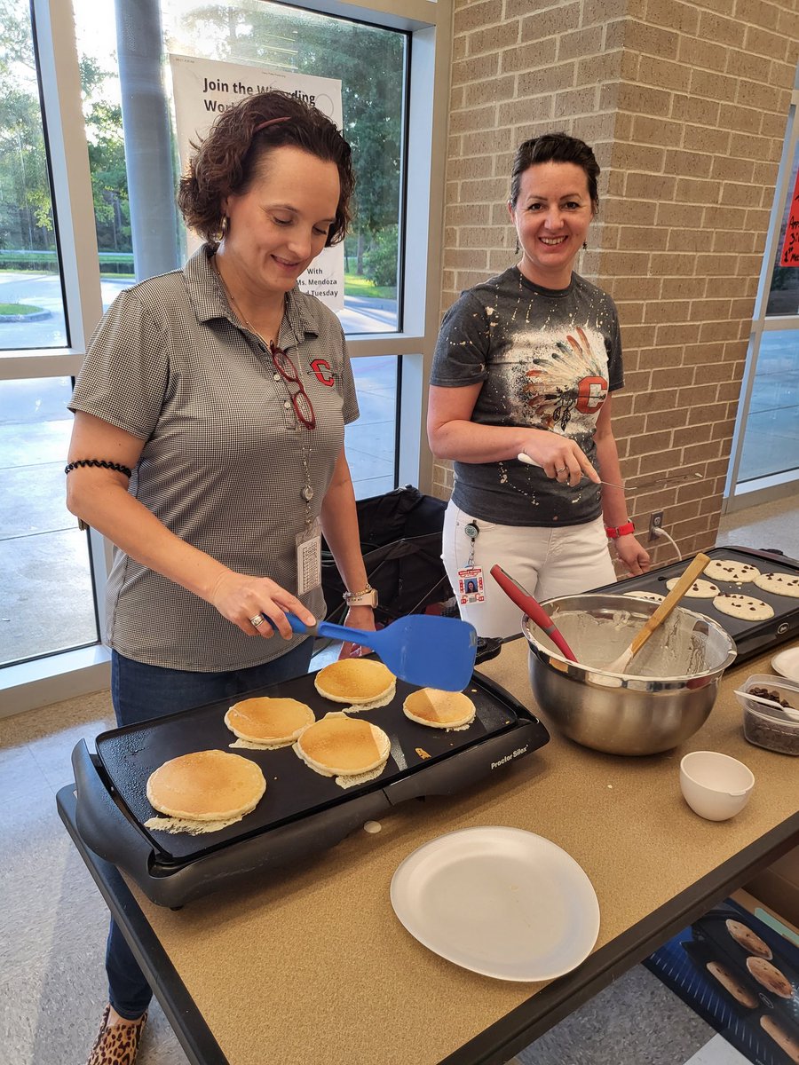 <a href="/texassolbergs/">Barb Brewster Solberg</a> <a href="/MyraKerscher/">Myra Kerscher</a> making us breakfast!