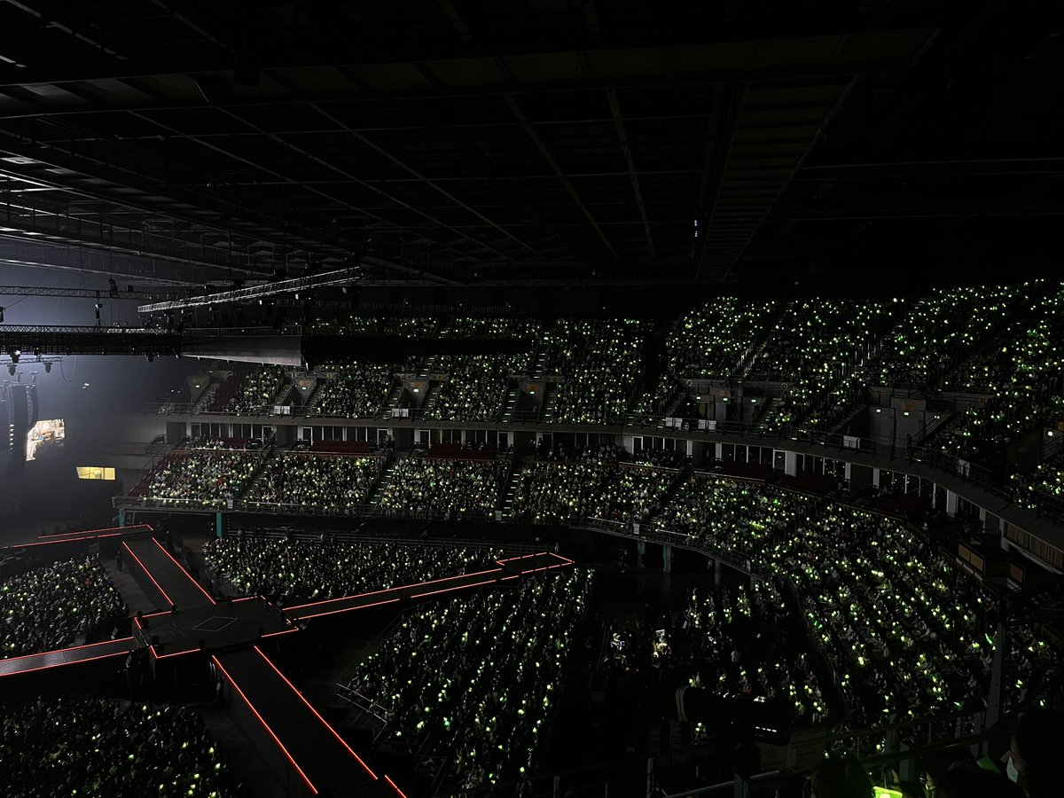 aum_boontiya's tweet photo. green ocean for you @marktuan 💚 

#PULLUPwithMarkTuan_Day1 https://t.co/5ckEZGzfCD
