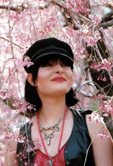 Happy birthday to the one and only siouxsie sioux 