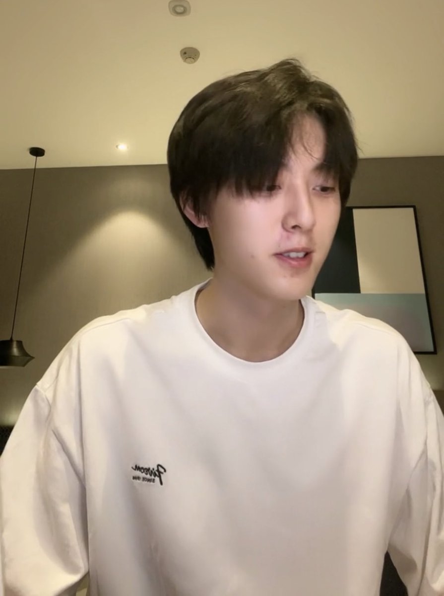 happy 20 xu xinchi <3 wishing the best for your future and your study baobei. hope you'll always be happy and healthy✨

i miss his laugh, his smile and how he use to joke around people in dachang