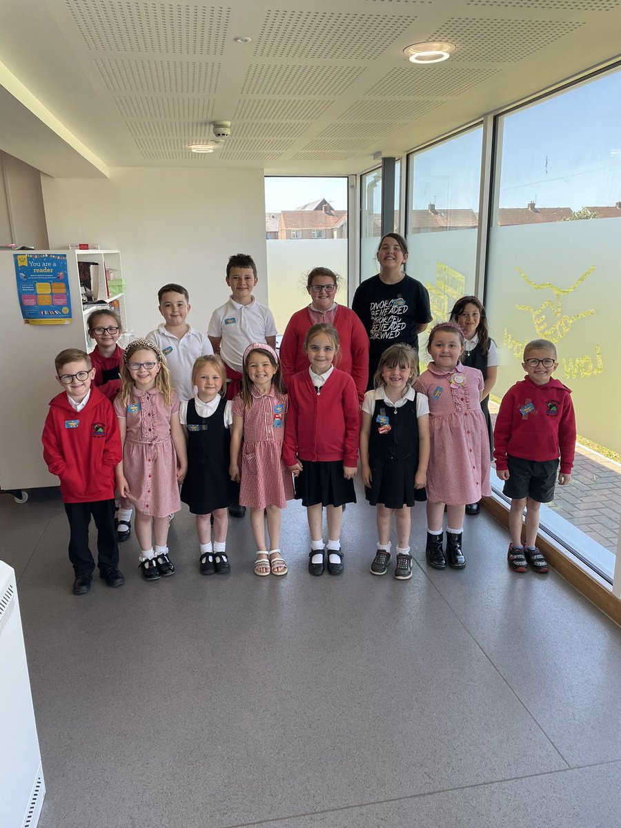Llongyfarchiadau i’r “Cyfranwyr mentrus, creadigol”

Maent wedi meddwl yn greadigol er mwyn ail-lunio a datrys problemau yn ystod yr wythnos. #4Diben #CwricwlwmiGymru 🧩 🏴󠁧󠁢󠁷󠁬󠁳󠁿