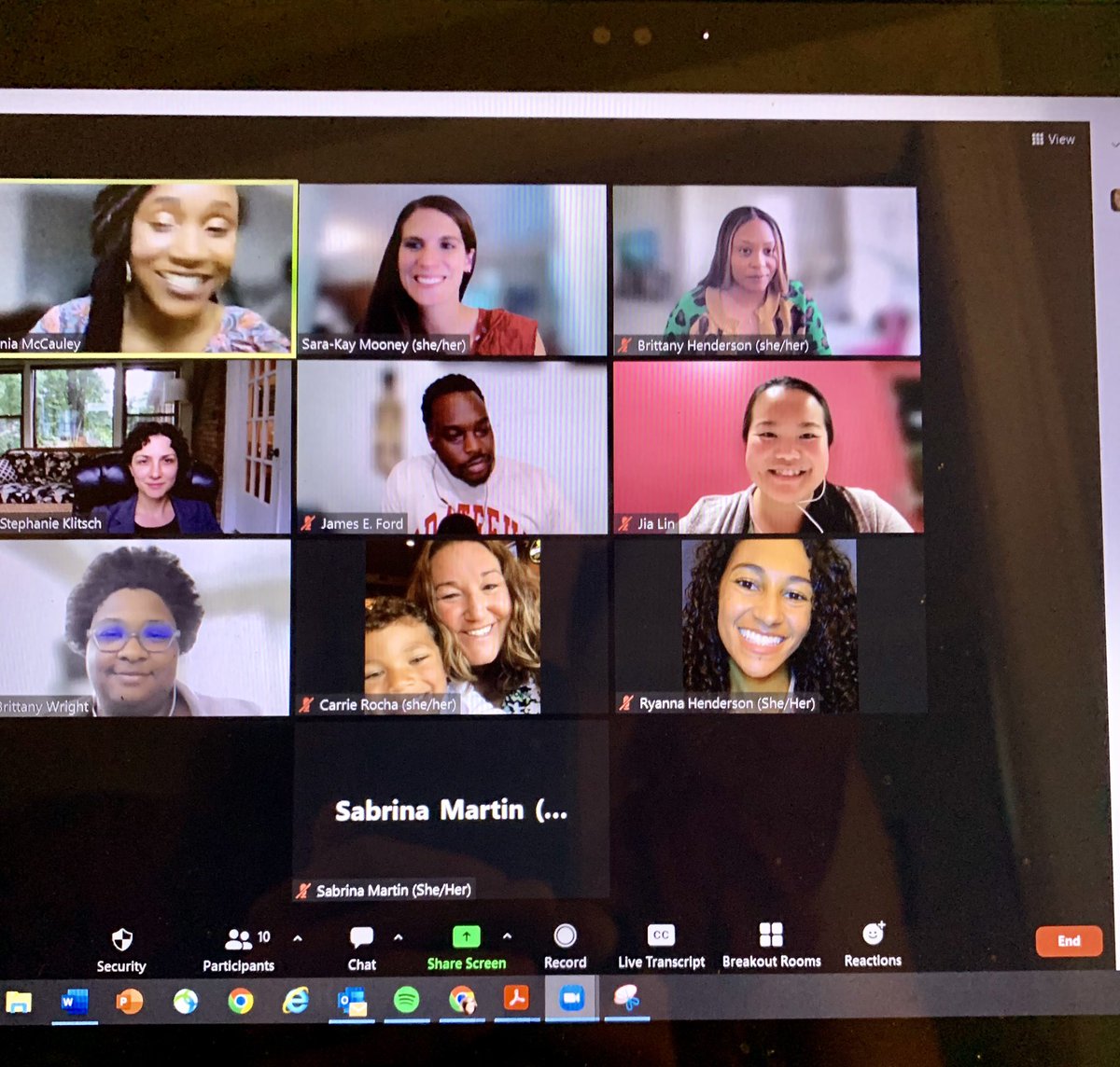 OneDay_NC's tweet photo. Our 2022 corps members had the  privilege to hear from some incredible leaders yesterday during our panel on how radical joy leads to systems change leadership. Big thanks to our panelists @JEFordNCTOY, Stephanie Klitsch (CPT ‘07), @ninjia321 (CPT ‘18), and Brittany Wright! https://t.co/lHbWjdousV