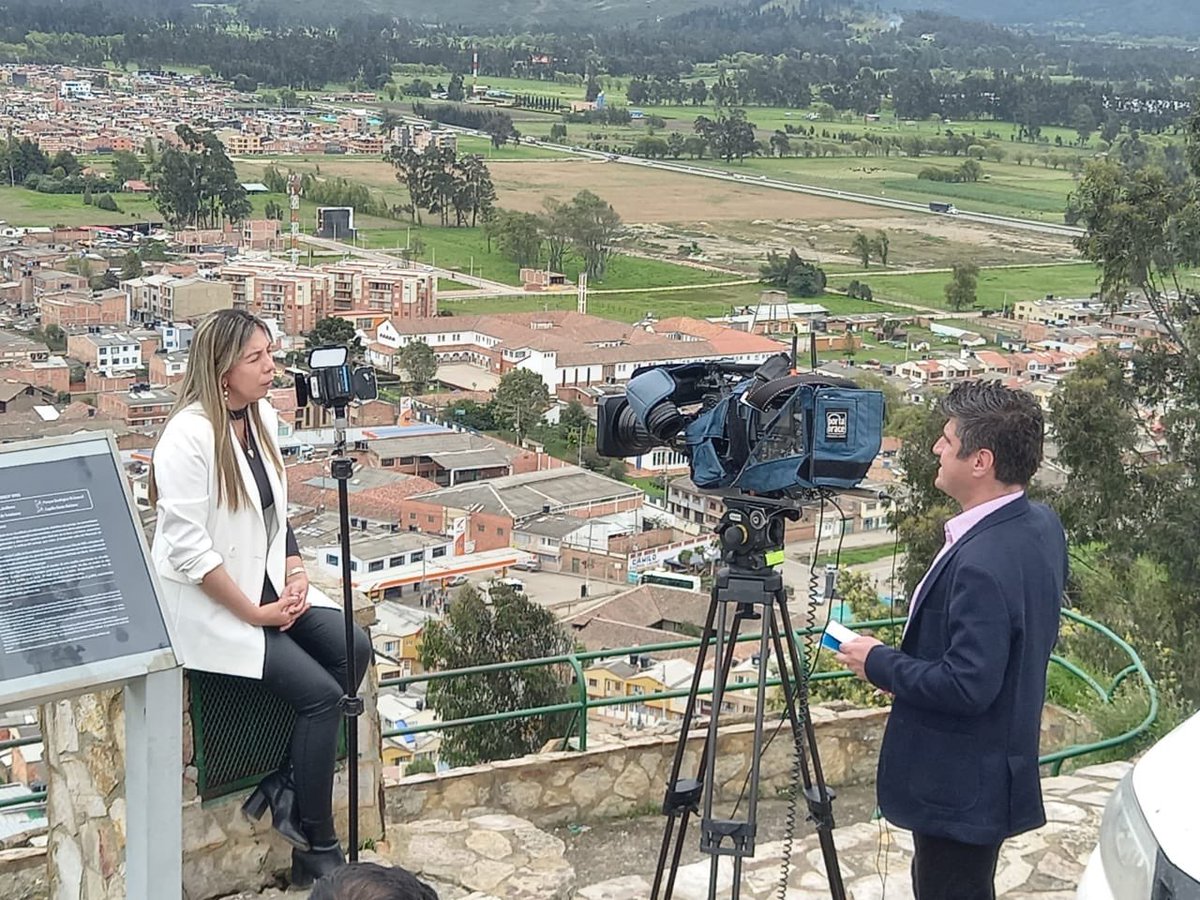 AlexeiCKostin's tweet photo. Diseñando la historia #AlwaysReport 📺😎 https://t.co/oysLB9cpkf