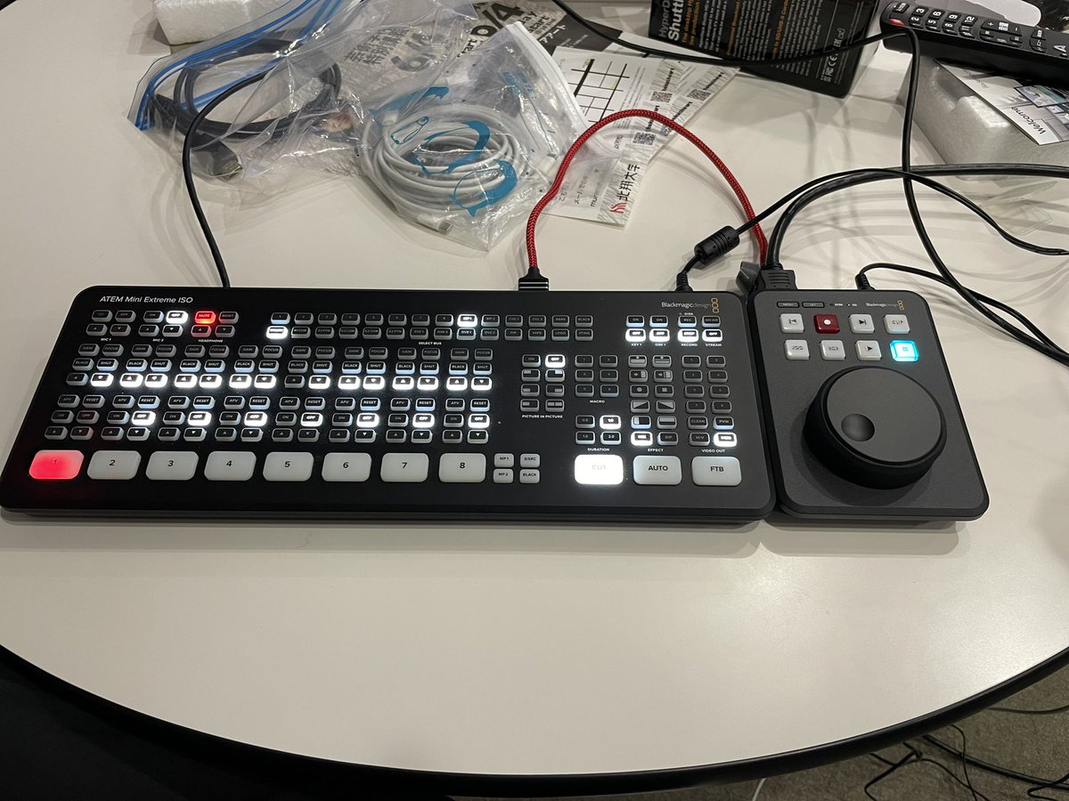 HokushoM's tweet photo. ATEM Mini Extremeにあわせてみた!
高さが統一されていていいです!
#blackmagicdesign
#atem
#HyperDeck https://t.co/WIAKZqqQqZ