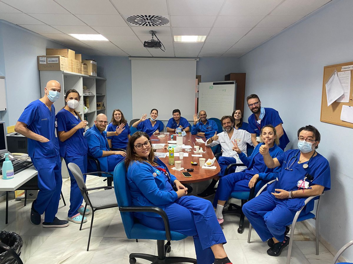karlfear's tweet photo. No existeix un equip millor! #urgXàtiva #urgLluísAlcanyís #EspecialidadUrgenciasYA #EmergencyDay https://t.co/c7RMwhfFS7