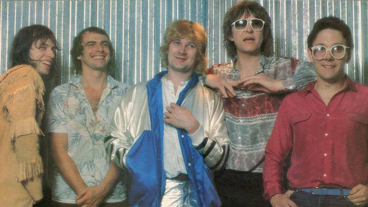 JunJobton's tweet photo. #AlanWhite Passed Away #Rock #music #band Yes #Drum He has been playing with Yes for 50 years🎊 #RIP🙏Alan's🥁#Groove will not be forgotten #prog #yesband #drummer #AlanWhiteRIP #RIPAlanWhite #ChrisSquier #JonAnderson #RickWakeman #SteveHowe #GeoffDownes #TrevorHorn @yesofficial https://t.co/49YjZFJnMY