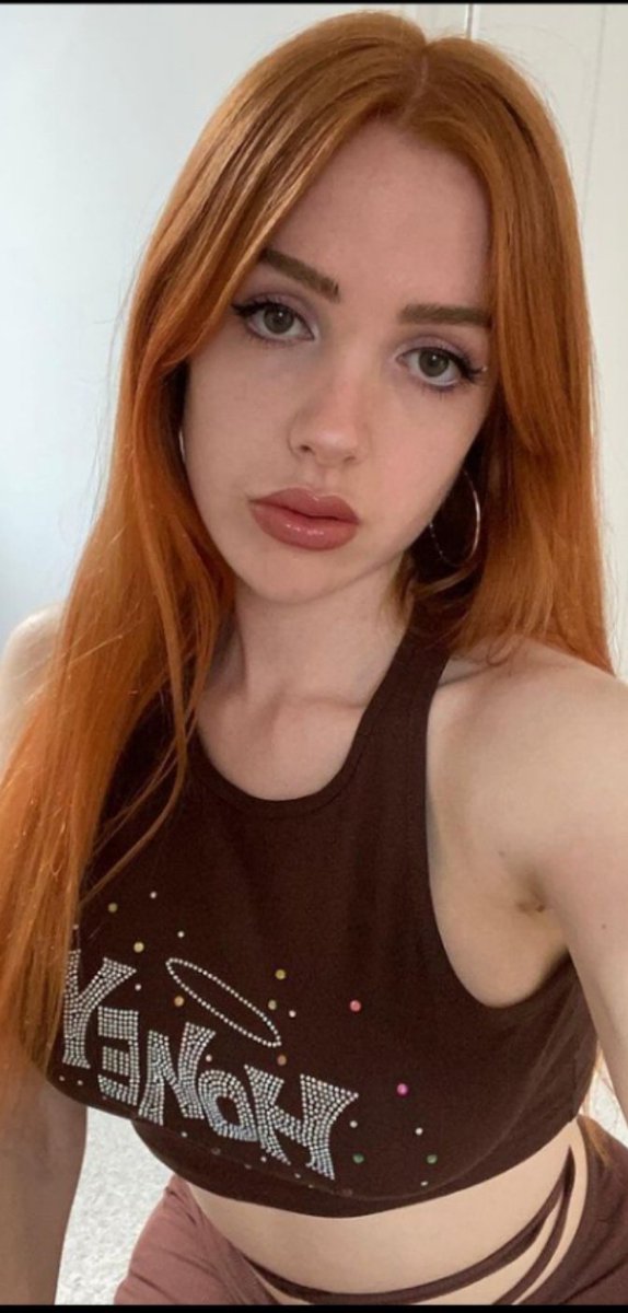 FleurBonnet's tweet photo. Disponible pour les rencontre pour élargir ma connaissance 😘🍆🍑 https://t.co/W2Dy24wpKa