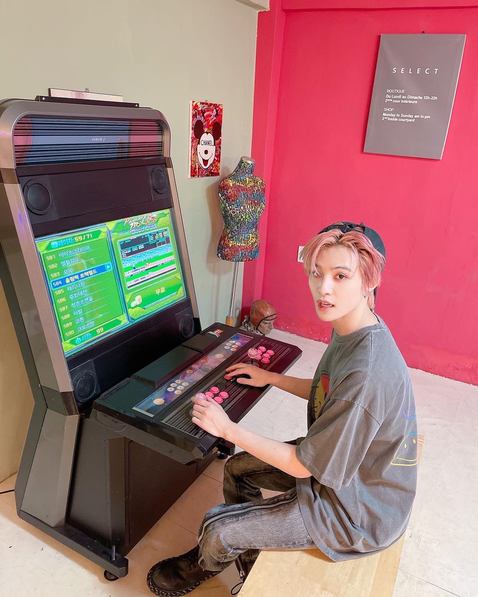 Yangyang’s Instagram &amp; Weibo Update🐑♡︎
🗓220527

@/i_m_hendery never again LOLOLOLOL
📎: instagram.com/p/CeDXwj4Plo0/…

รูปภาพเป็นของจริงแต่เกมเป็นของปลอมฮะ  @/威神V_黄冠亨_HENDERY
📎:  ​​​share.api.weibo.cn/share/30900294…

#刘扬扬 #양양 #YANGYANG #หยางหยาง #WAYV #WeiShenV #威神V #NCT