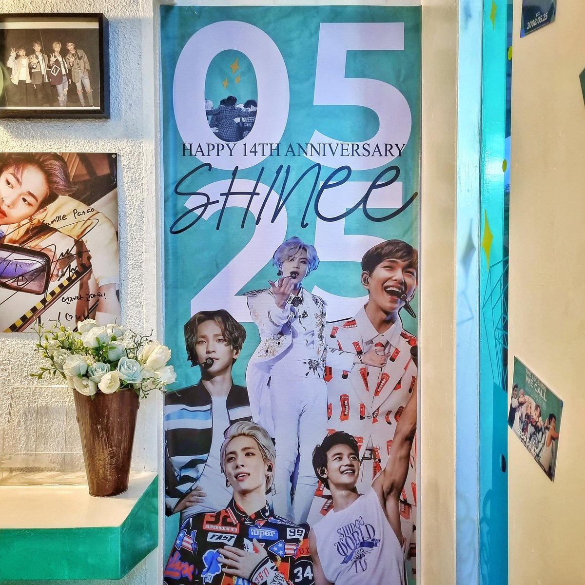 Late post but I had a lot of fun celebrating SHINee's 14th Anniversary at @SincerlyShawols! ✨️

#SHINee #샤이니
#14thSHINeeDay
#14th_Debut_Anniversary