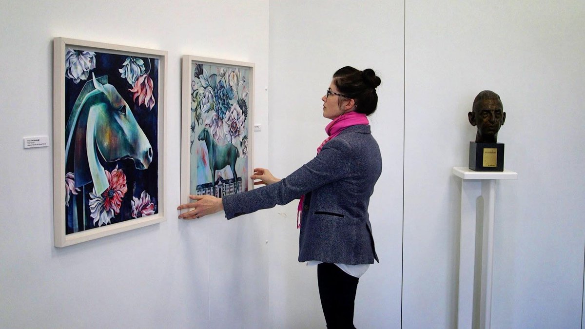 Video: Art Exhibition 'Life Goes On' by SULT collective in Newbridge looks back at 1922 &amp; departure of British troops irishtimes.com/video/culture/…