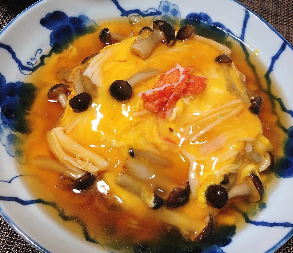 【まんがライフ7月号発売中🍚】
最近天津飯のことばかり考えてました。
今回、天津飯を求めて十越さんは8軒のお店を回りましたが、私はテイクアウト含め4軒です。まだまだです。でも本格料理漫画じゃないから大丈夫です。
『めんつゆひとり飯』めんつゆで作る天津飯回よろしくお願いします!