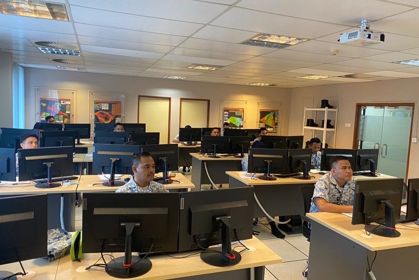 NatHydroCentre's tweet photo. Kursus Pengenalan dan Aplikasi Geografi Information System (GIS) telah dilaksanakan di PHN bermula 23 hingga 27 Mei 22.
Syabas dan tahniah kepada kesemua peserta.
#NavyUpdate
#ArcGIS
#GIS
#MyMCS
#MyMarineGeoHub https://t.co/OgCFHxIrlU