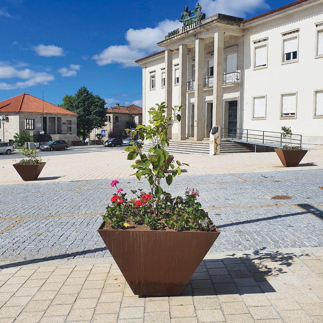 grupoamop's tweet image. Geometal is Amop’s new modern metal design collection. A diverse and complementary shapes and materials exploration (..)
 
#amop #urbanfurniture #streetfurniture #urbandesign #metalfurniture #design #metaldesign #architecture #metal #arquitetura #outdoordesign #outdoorfurniture