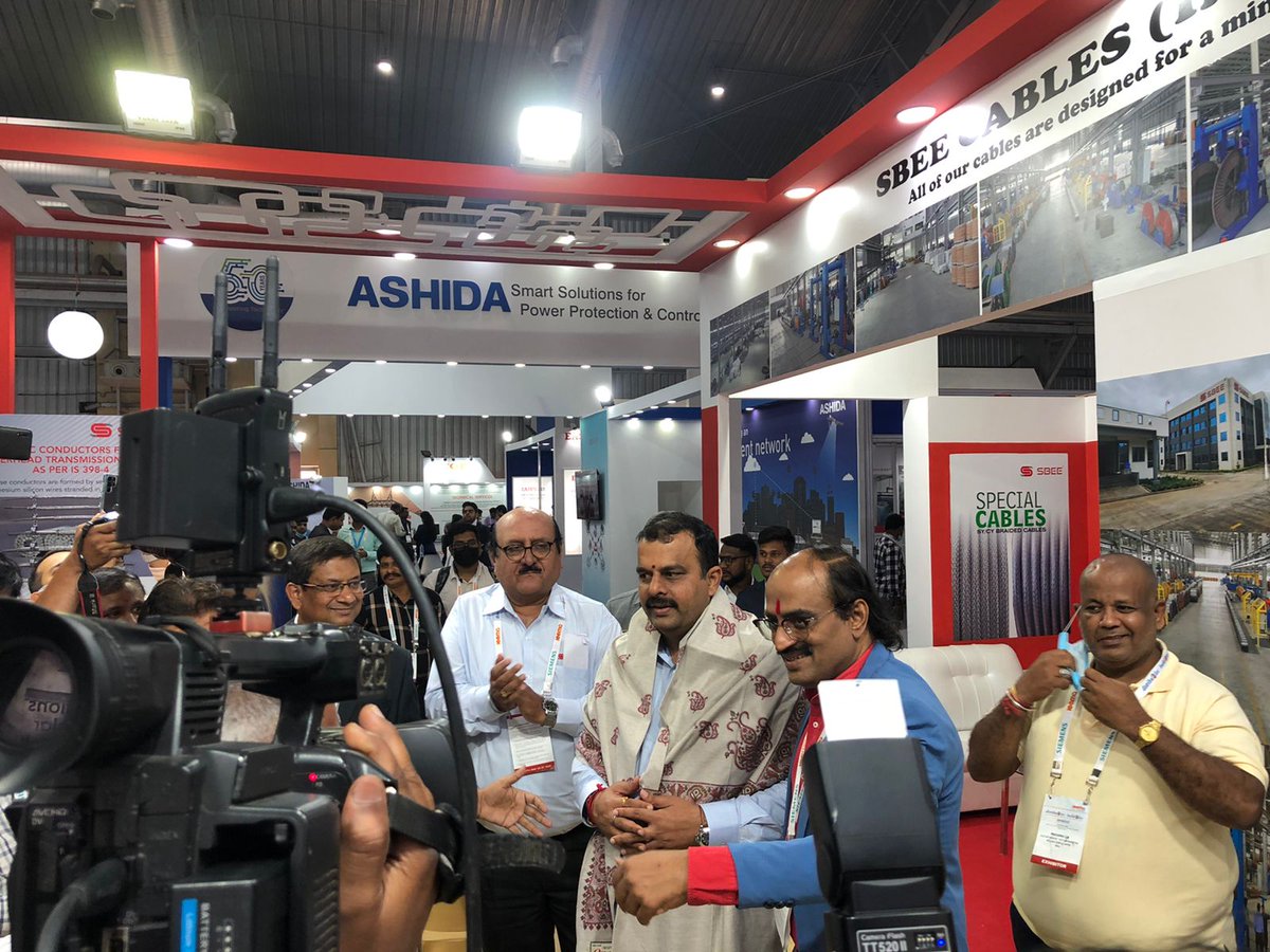 IEEMA_Official's tweet image. Gracious presence of Shri Vasudev Sunil Kumar, Minister Of Energy, Govt of #Karnataka at #Distribuelec &amp;amp; #Buildelec exhibition.

#Bengaluru