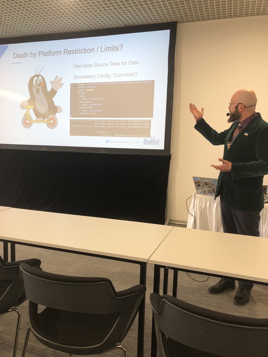 Totally enjoying <a href="/ch_sz_knapp/">Ch. Szandor Knapp</a> doing a wonderful data table horror story at <a href="/CzechDreamin/">CzechDreamin</a>. Also learned that millions of Product2 fit into scratch orgs.