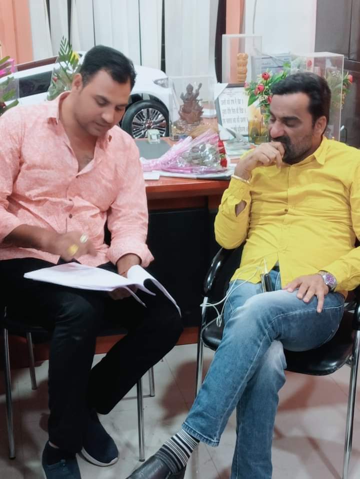 ShubhamSumitra's tweet photo. राजस्थान के लवली कंडारा फर्जी एनकाउंटर में इंसाफ की आवाज बुलंद करने वाले राजस्थान के एकलोते लीडर जिन्होंने वाल्मिकी कॉम का साथ दिया।
वाल्मिकी समाज आपका आभारी है 🙏🏻💙
@hanumanbeniwal 
@RLPINDIAorg https://t.co/cduZANB5JQ