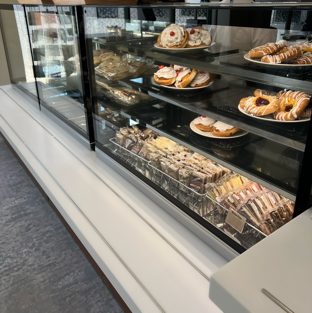 RDUH_Facilities's tweet photo. The Oasis restaurant, now known as ✨ TLC ✨ has undergone a new refurb and has been well underway with a new, fresh and sleek look!

TLC is open and ready to serve you all your favourite goodies from breakfast, lunch and dinner, sweet treats, hot drinks and much more! 🍎🍳🥓🥘☕️ https://t.co/Zsiy1uNP3I