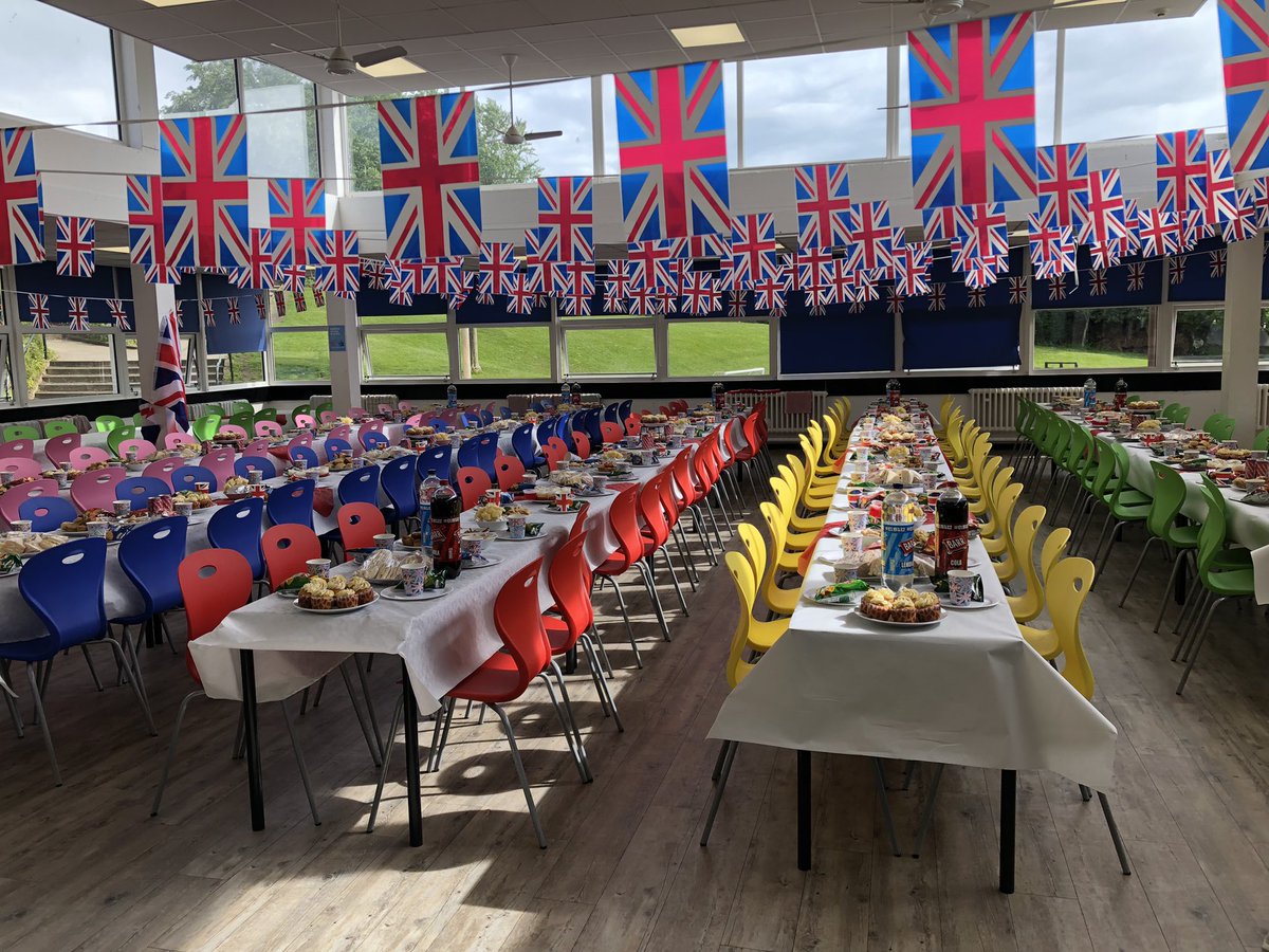 LRGSFood's tweet photo. @LRGSBoarding @ChartwellsInd boarders jubilee indoor street party https://t.co/xjMvnuZcE3